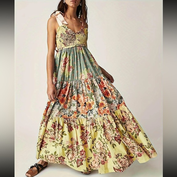 time go Dresses & Skirts - Floral Print Ruffle Layer Dress